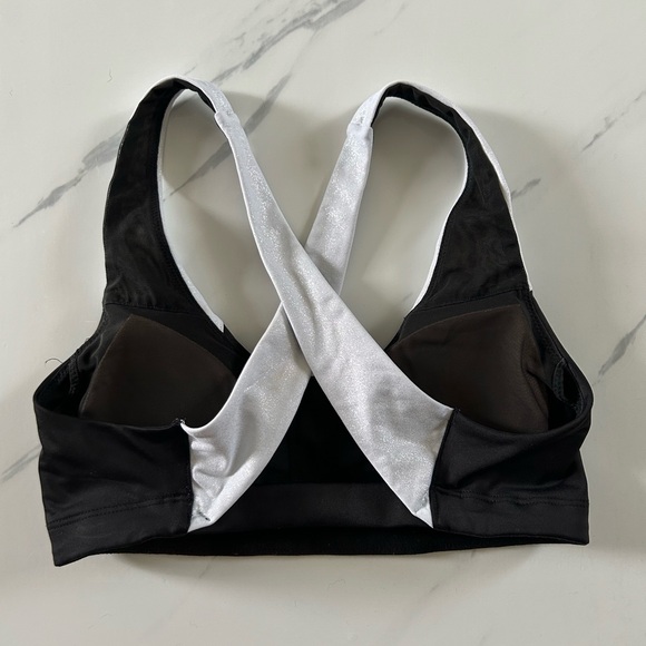 Victoria’s Secret Sports Bra Criss Cross straps- Size Small - Picture 2 of 4